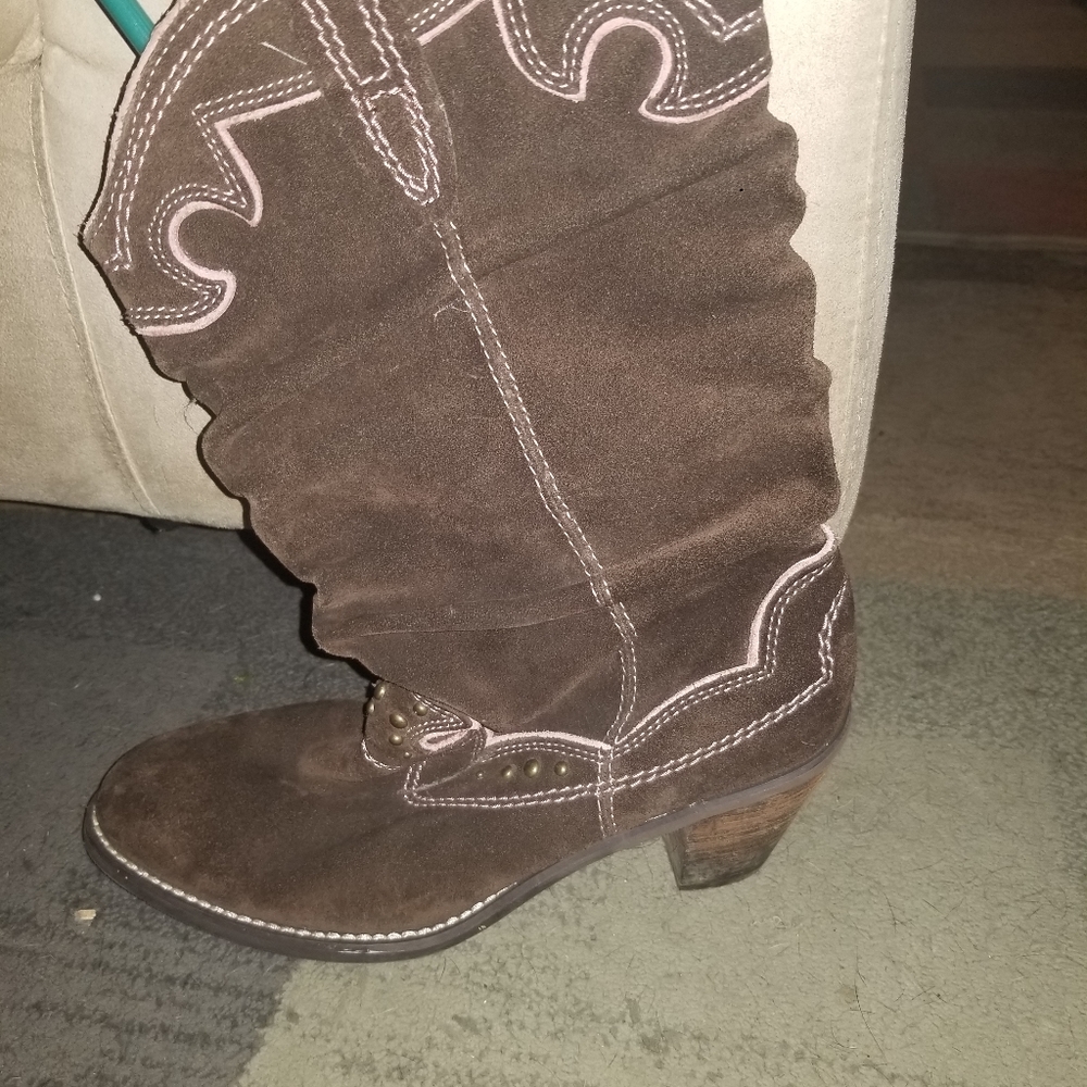 Boots - Picture 5 of 5